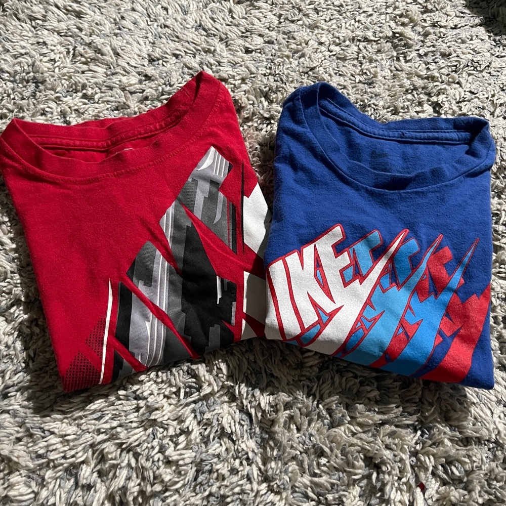 Two Nike T Shirt Boy size 4